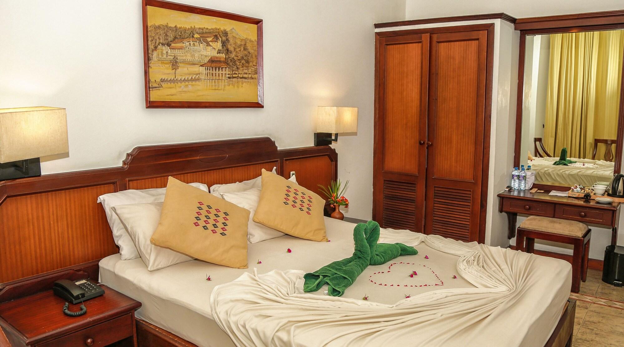 Senani Hotel Kandy Zewnętrze zdjęcie