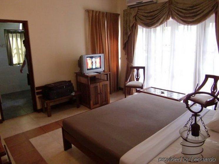 Senani Hotel Kandy Zewnętrze zdjęcie