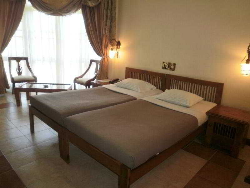 Senani Hotel Kandy Zewnętrze zdjęcie
