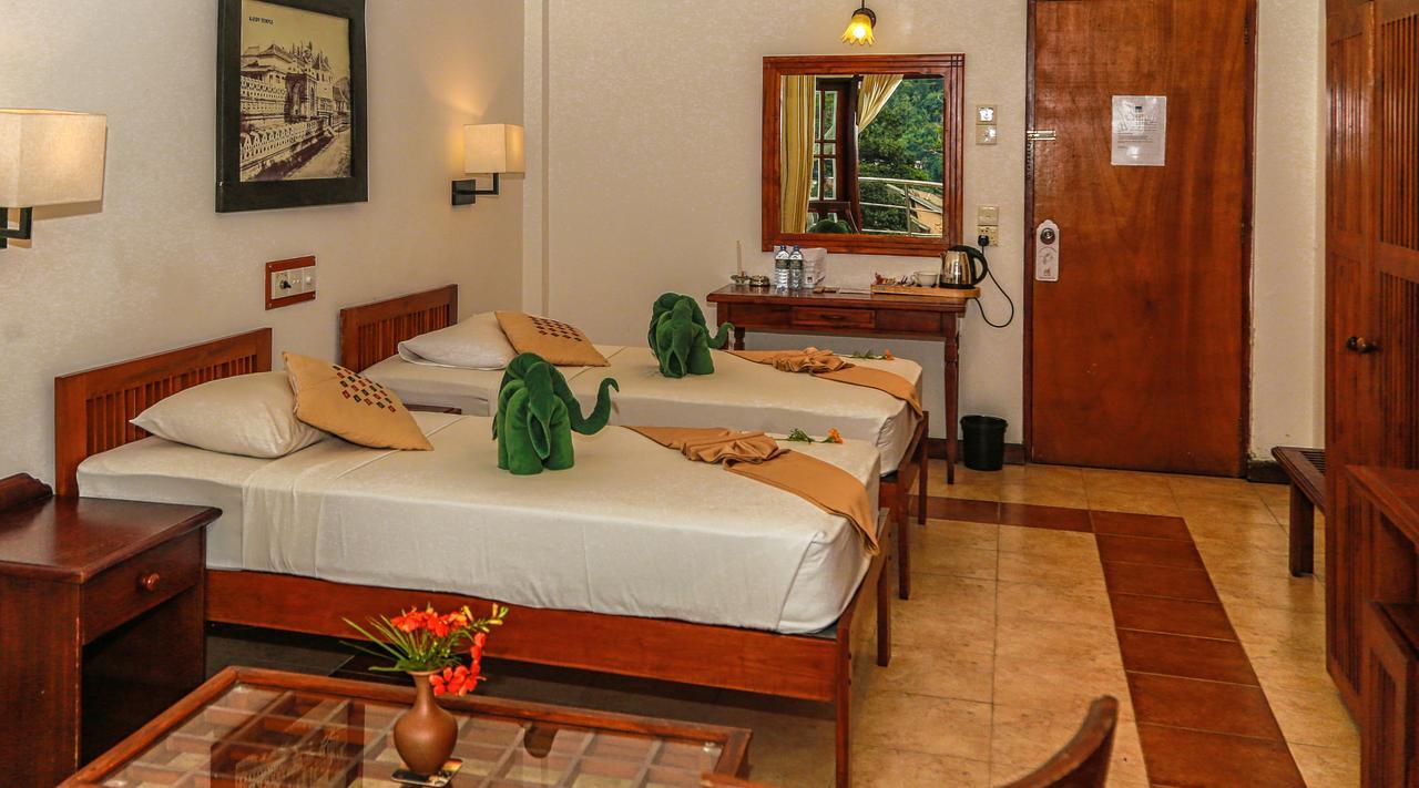 Senani Hotel Kandy Zewnętrze zdjęcie