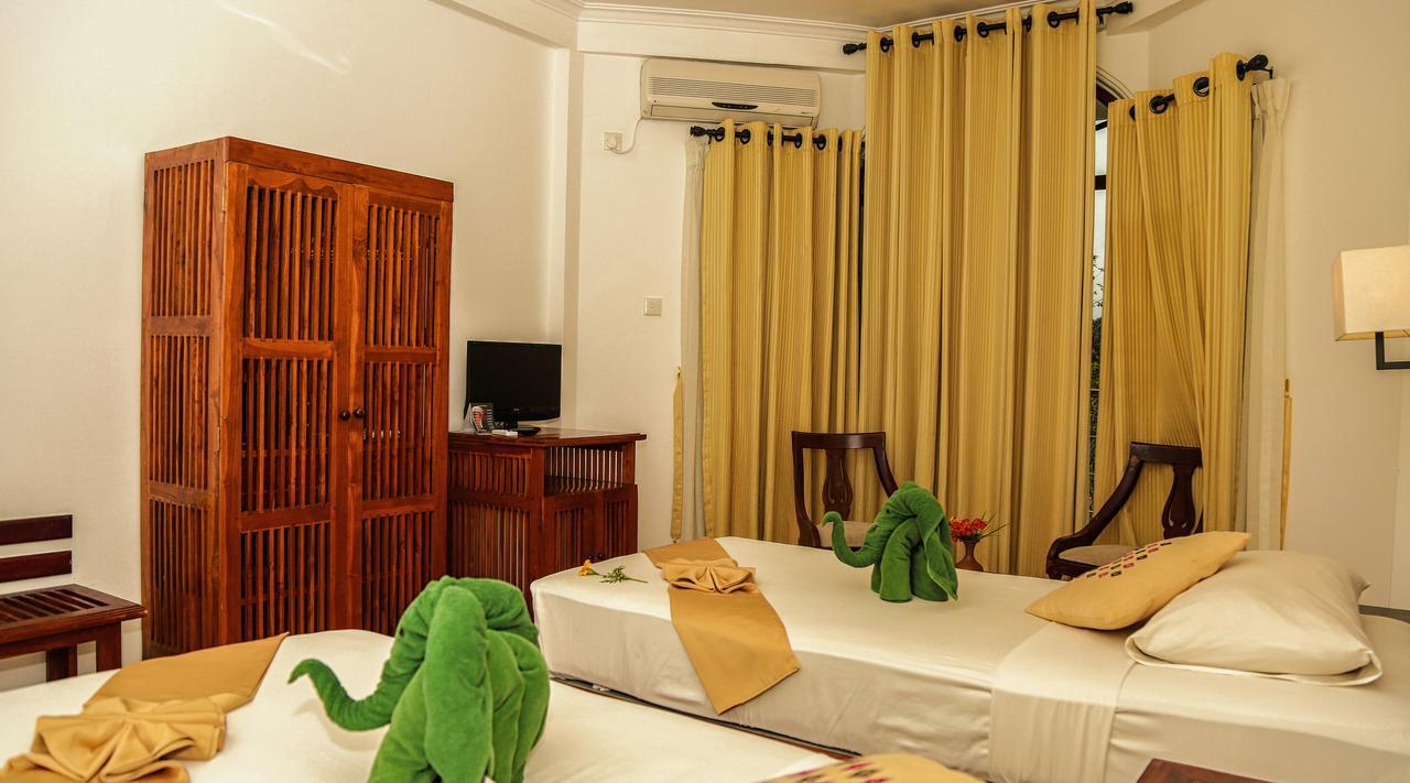 Senani Hotel Kandy Zewnętrze zdjęcie