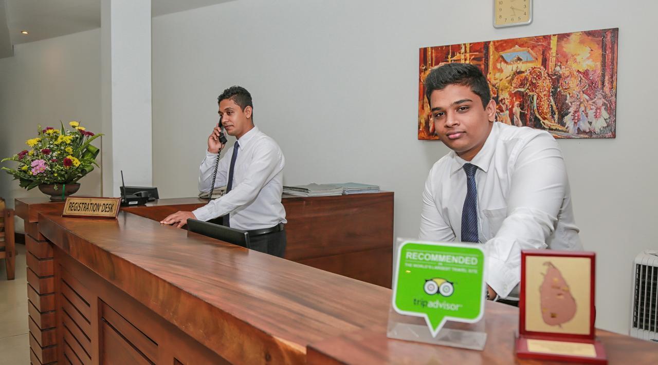 Senani Hotel Kandy Zewnętrze zdjęcie