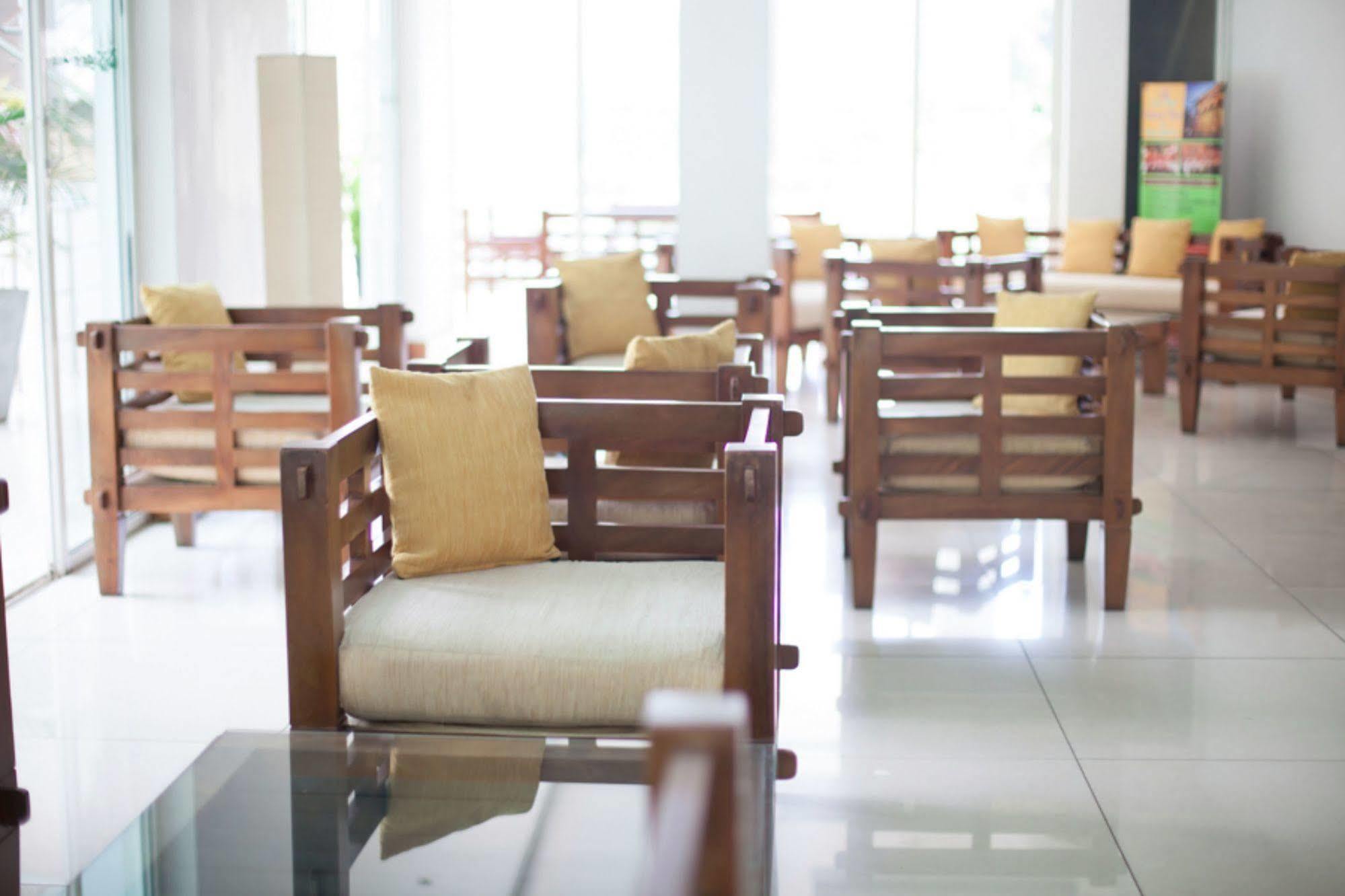 Senani Hotel Kandy Zewnętrze zdjęcie