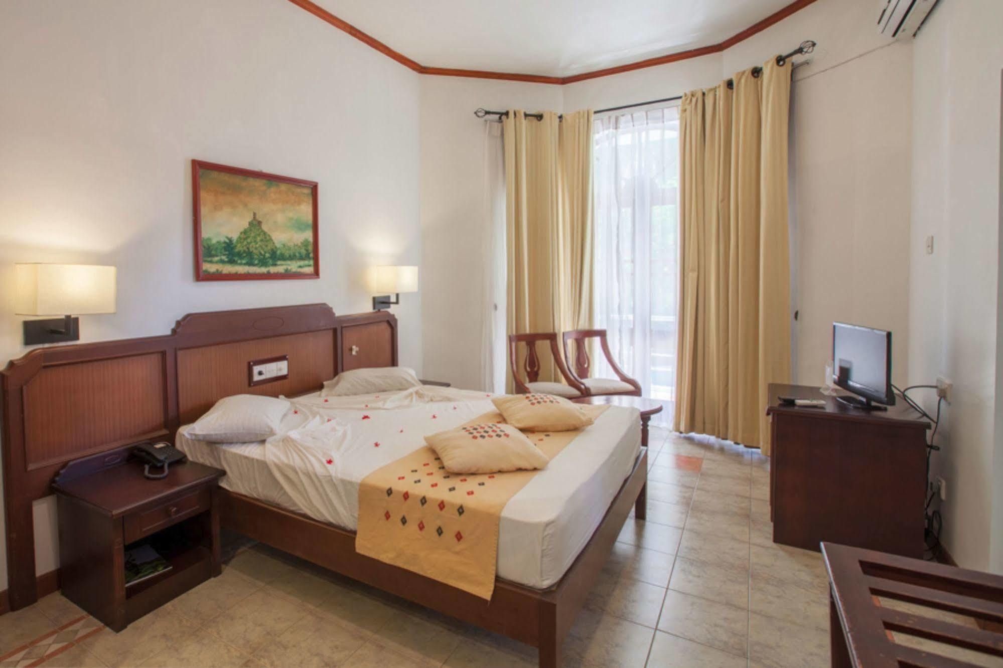Senani Hotel Kandy Zewnętrze zdjęcie