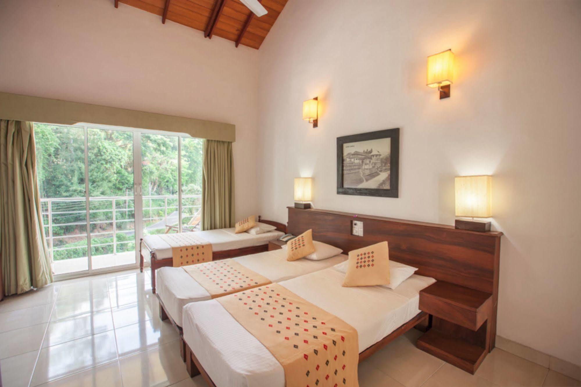 Senani Hotel Kandy Zewnętrze zdjęcie