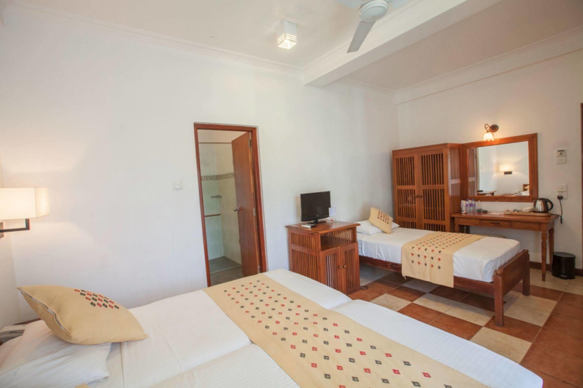 Senani Hotel Kandy Zewnętrze zdjęcie