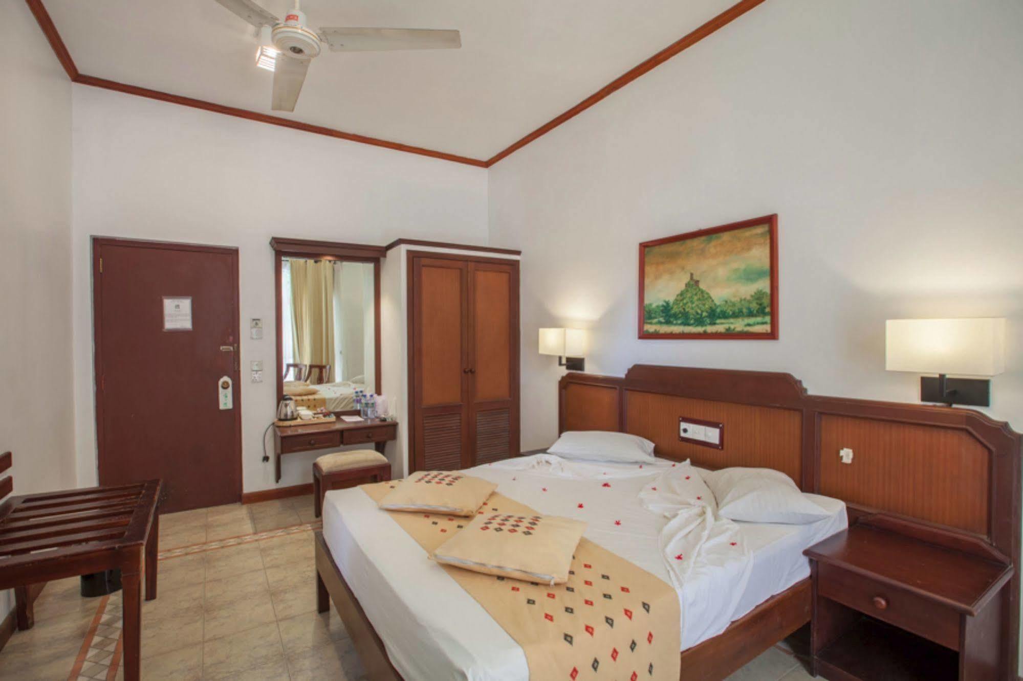 Senani Hotel Kandy Zewnętrze zdjęcie